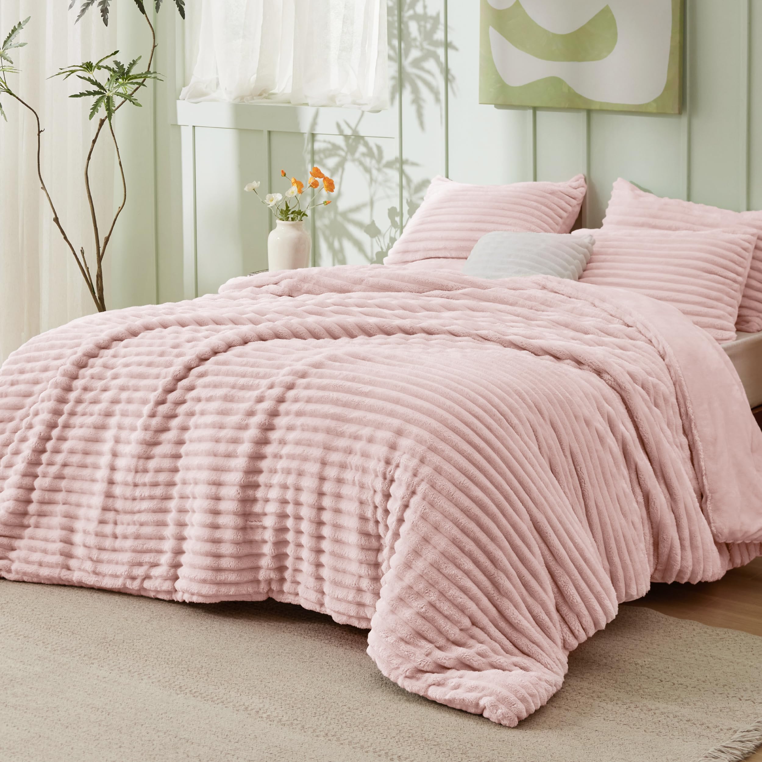Bedsure close-up of ribbed striped flannel texture highlighting soft-touch comfort
