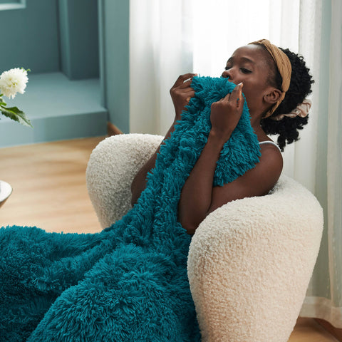 Bedsure close-up faux fur texture highlighting softness and tactile comfort