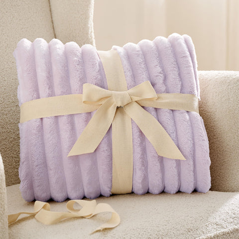Bedsure reverse corner showing backside color and double-sided comfort
