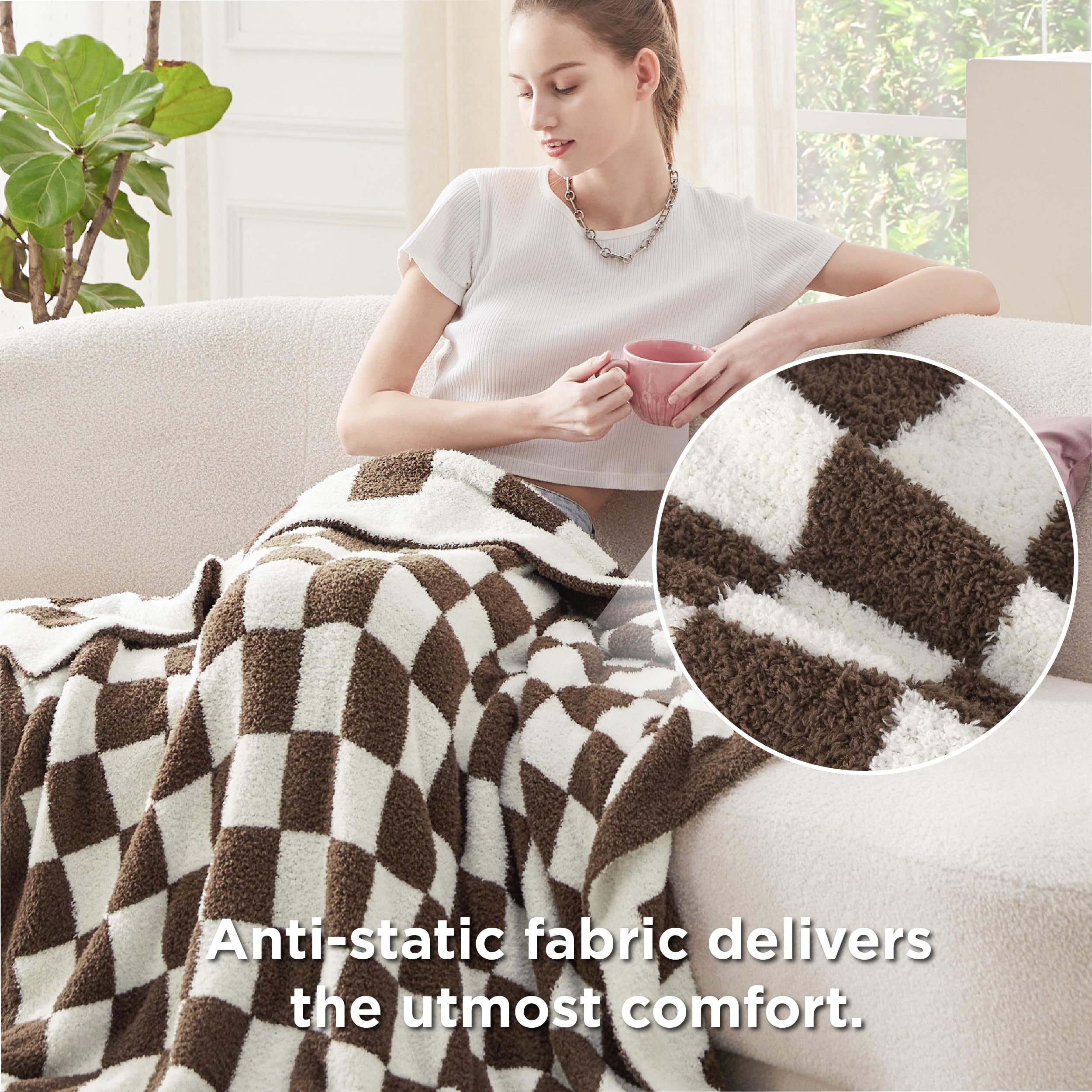 Bedsure throw edge stitching detail emphasizing durable seams and long-lasting use