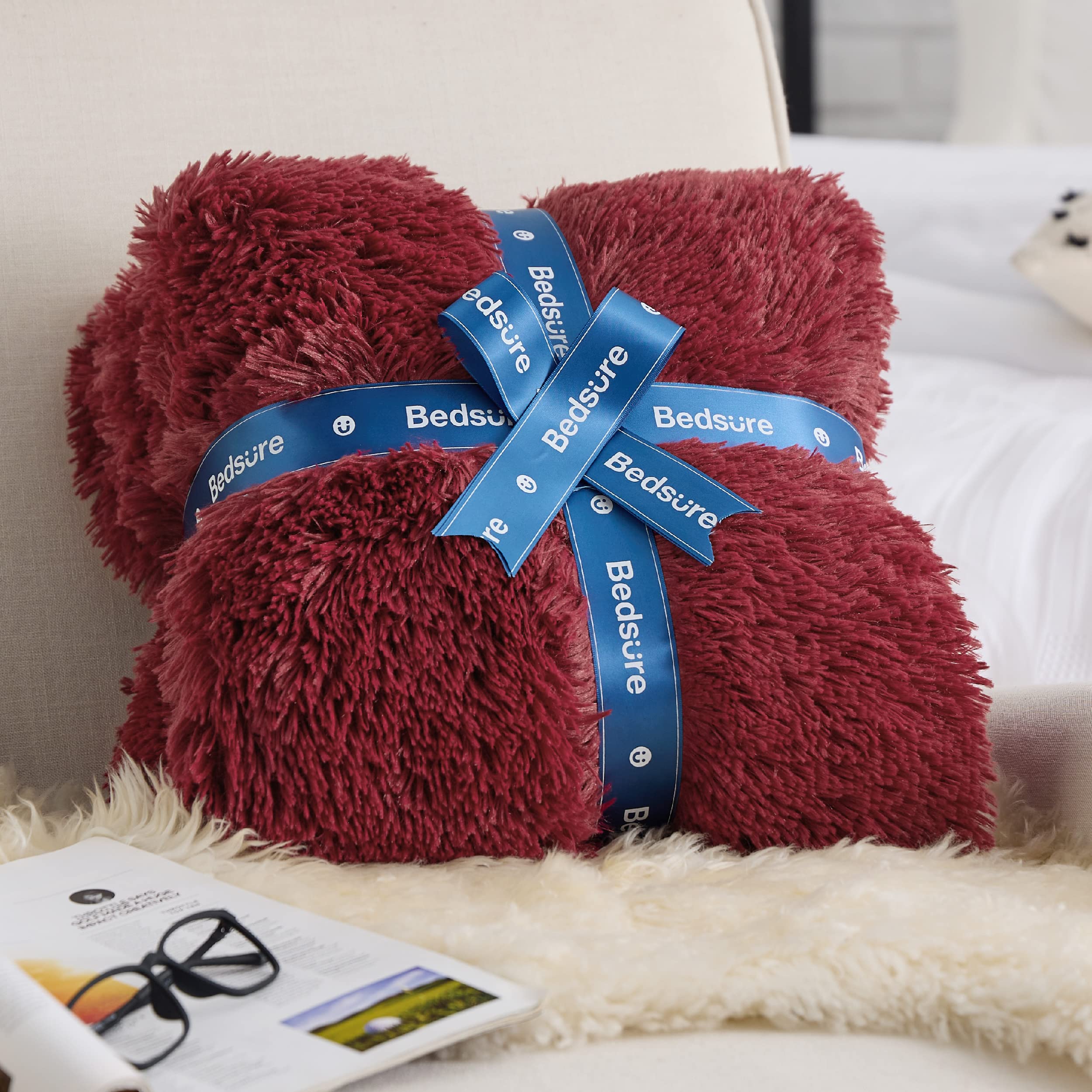 Bedsure blanket with pet curled up offering pet comfort