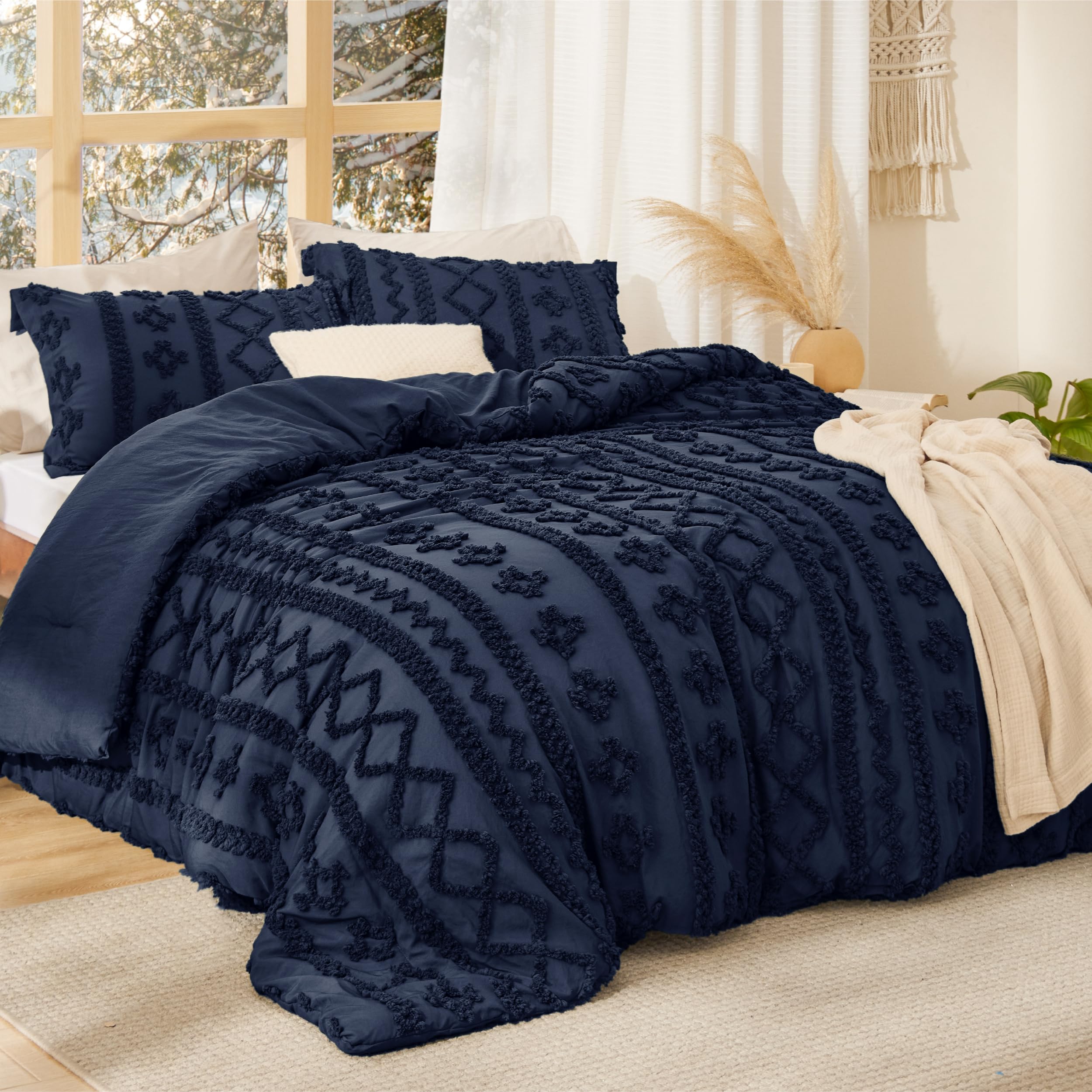 Bedsure close-up tufted embroidery highlighting 3D texture and handcrafted detail