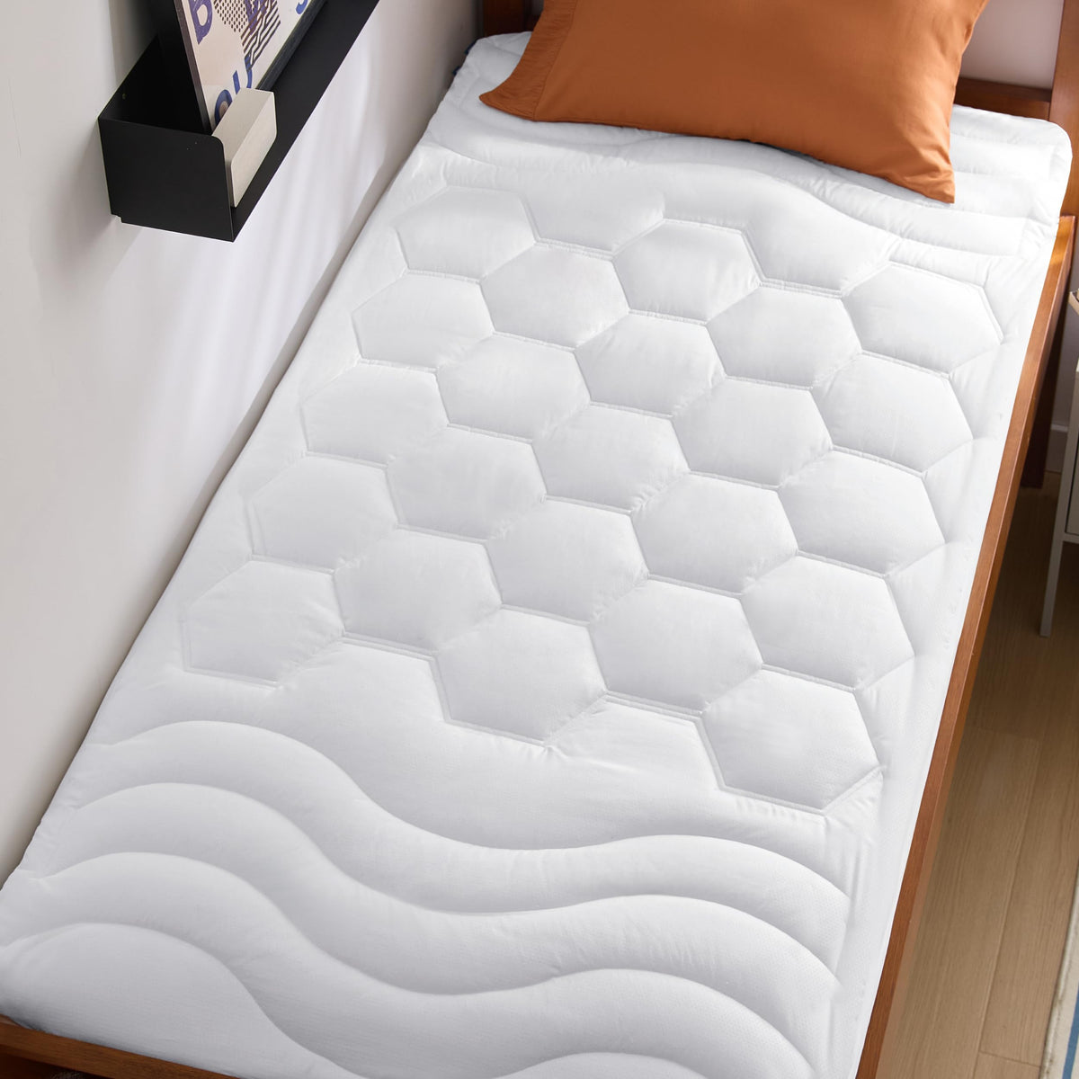 Bedsure twin front view showing neat fit and protective coverage