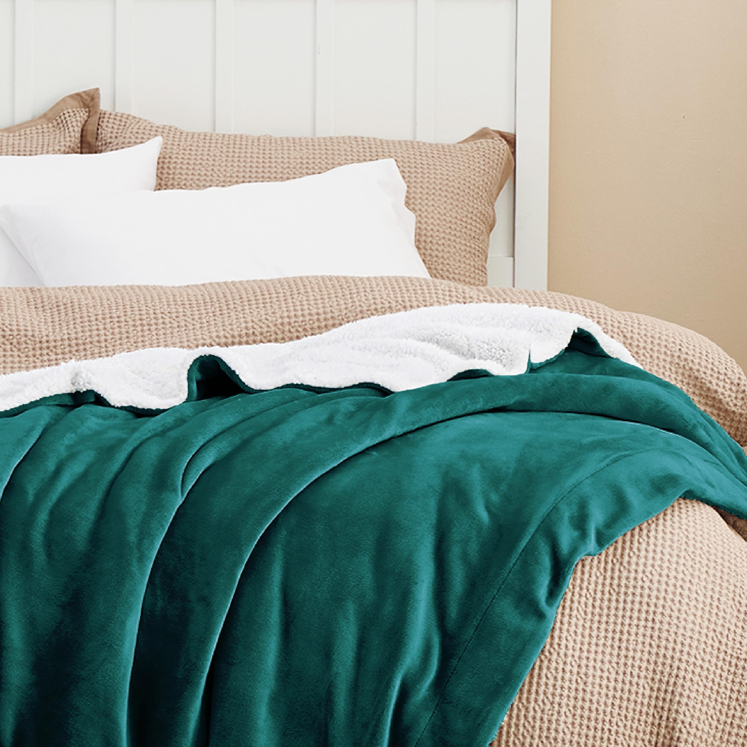 Bedsure velvet flannel top texture showing silky touch and smooth feel