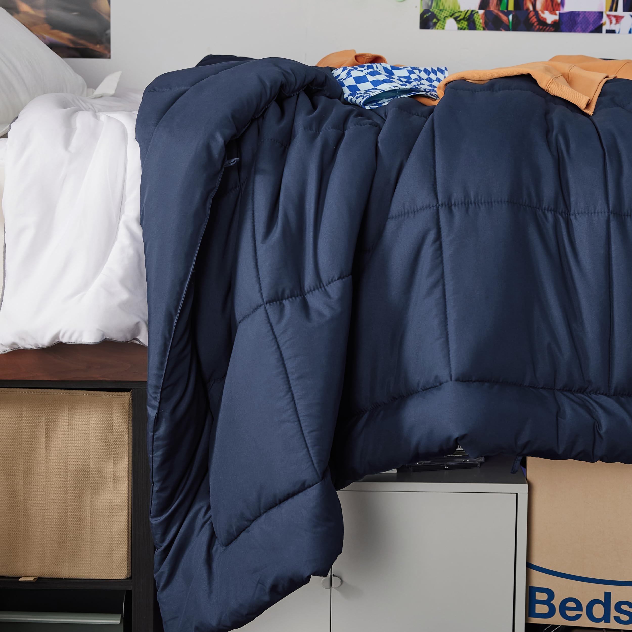 Bedsure fabric and washcare label close-up showing easy-care instructions