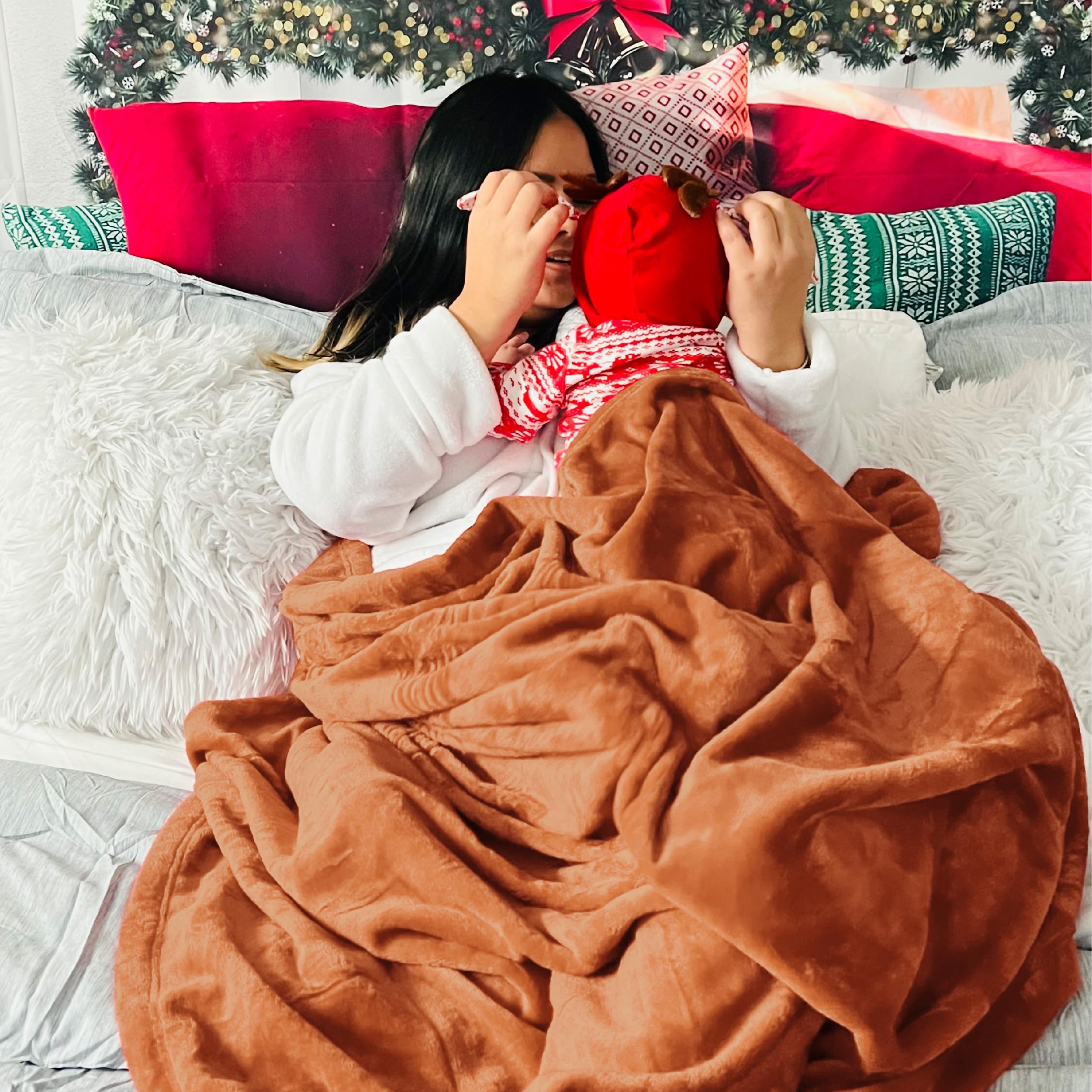 Bedsure blanket under pet illustrating durable comfort