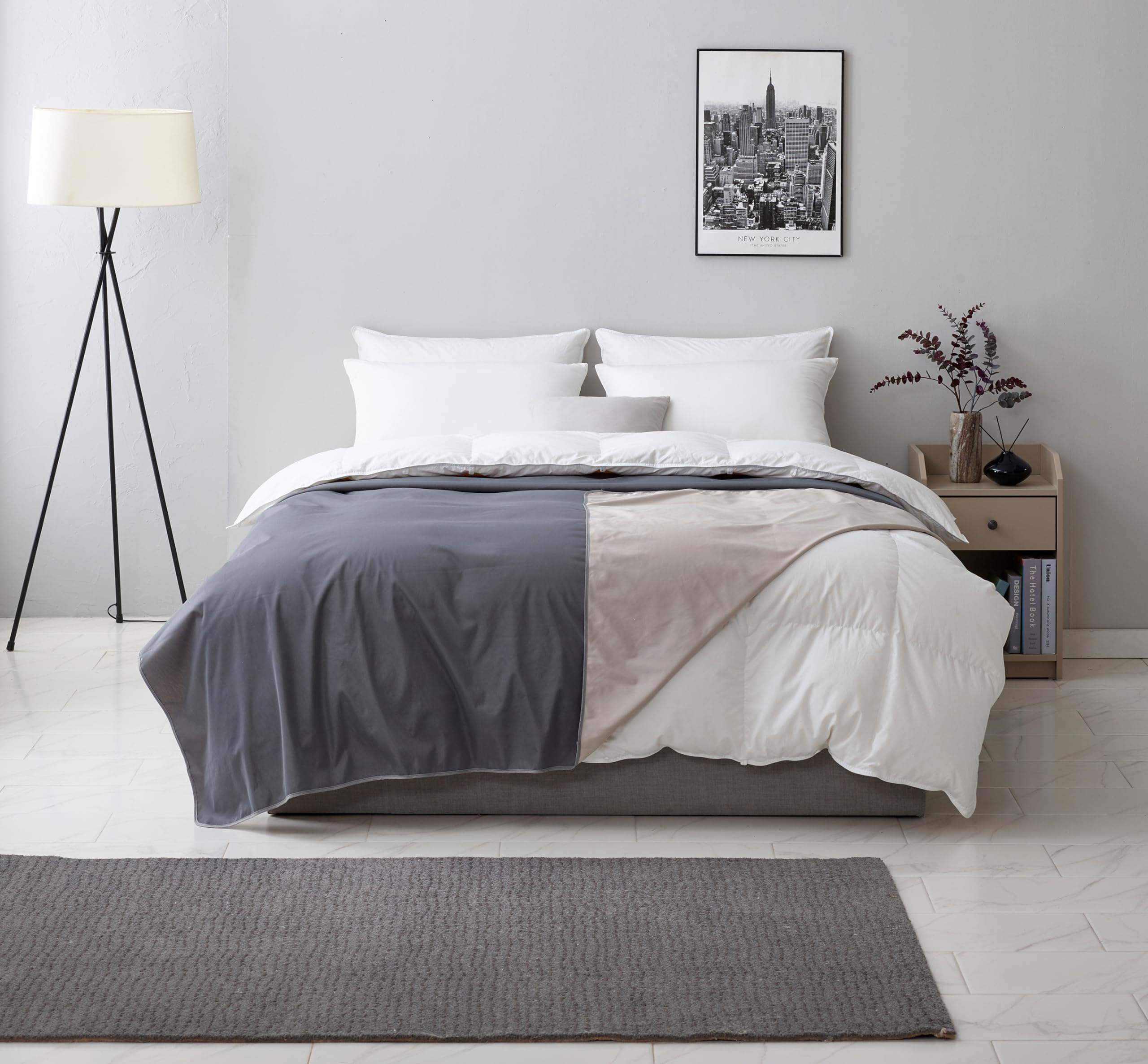 Bee Bee reversible sheet beige side detail matching neutral bedroom décor
