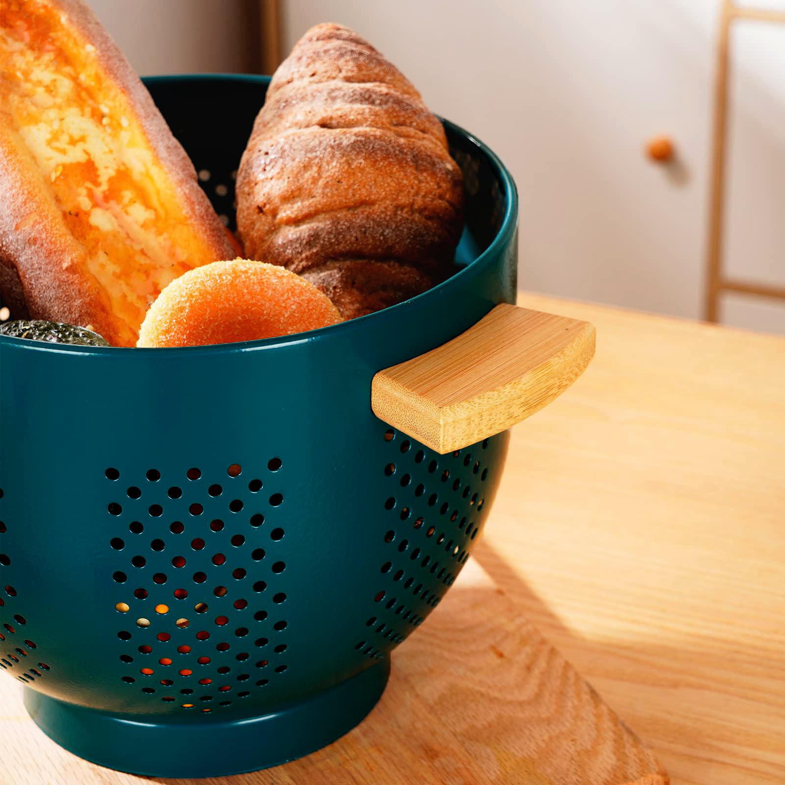 BeFare colander with assorted fruits showing 5.5QT capacity and family-sized holding benefit