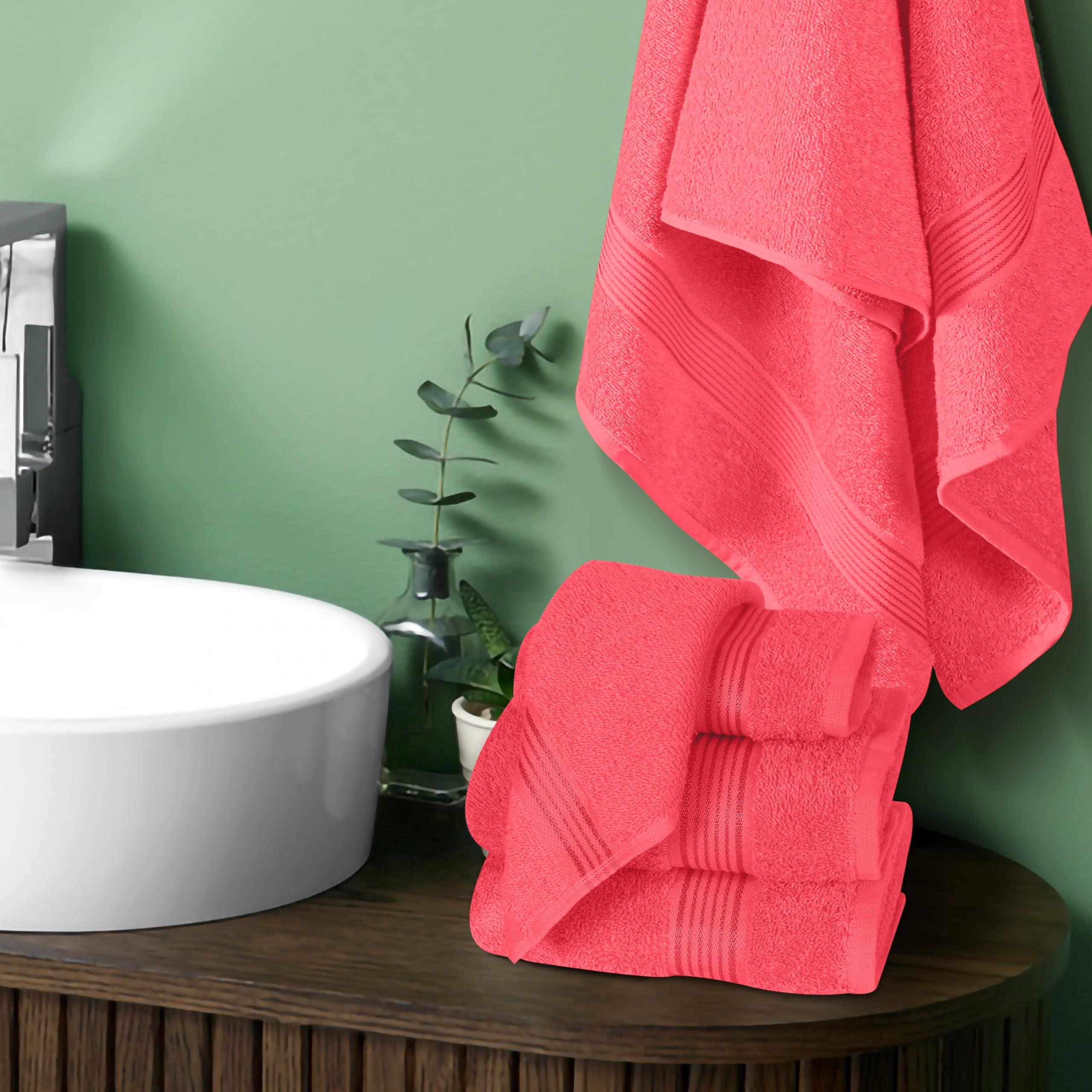Belizzi Home close-up of cotton weave highlighting softness and absorbency