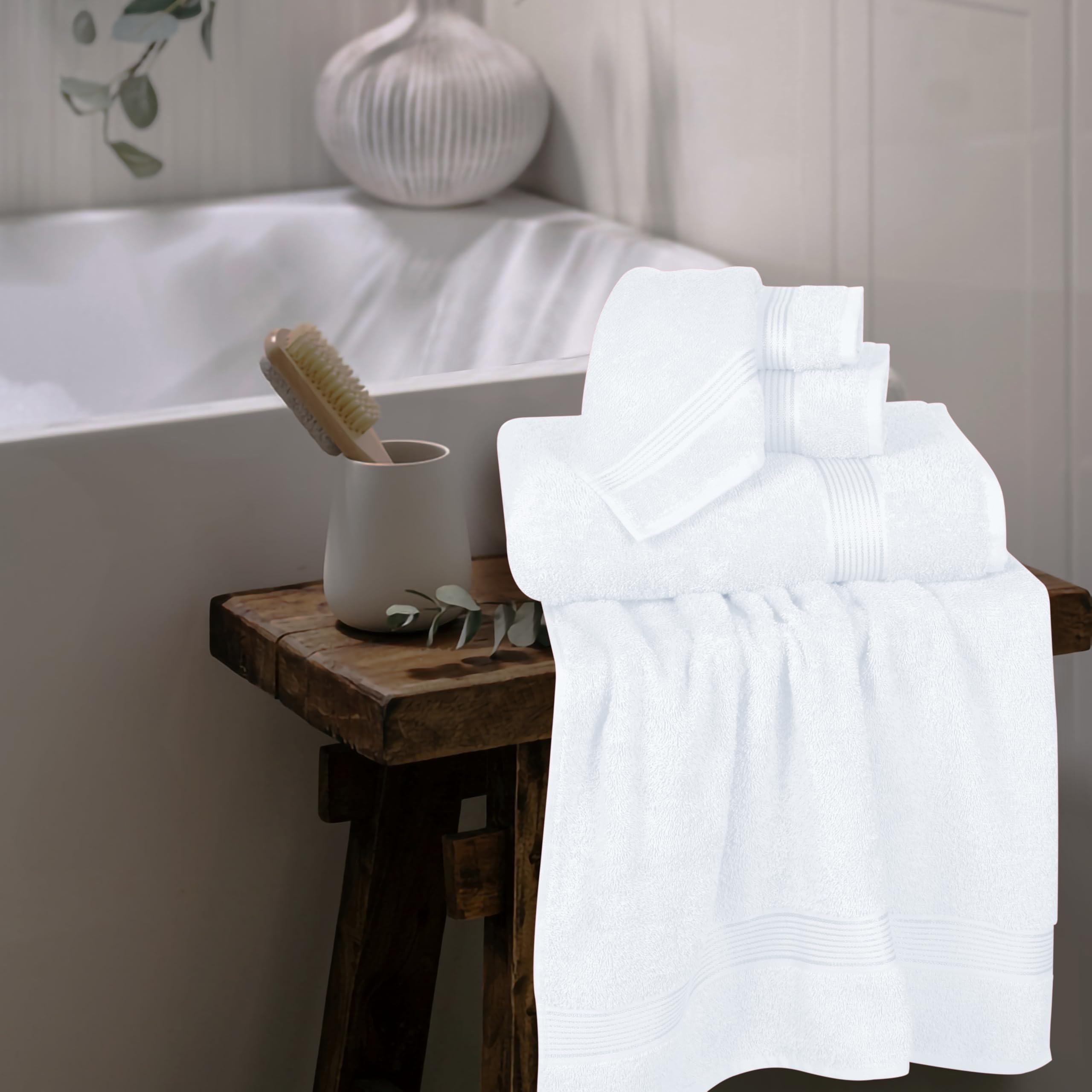 Belizzi Home washcloth texture close-up showing cotton weave and absorbency