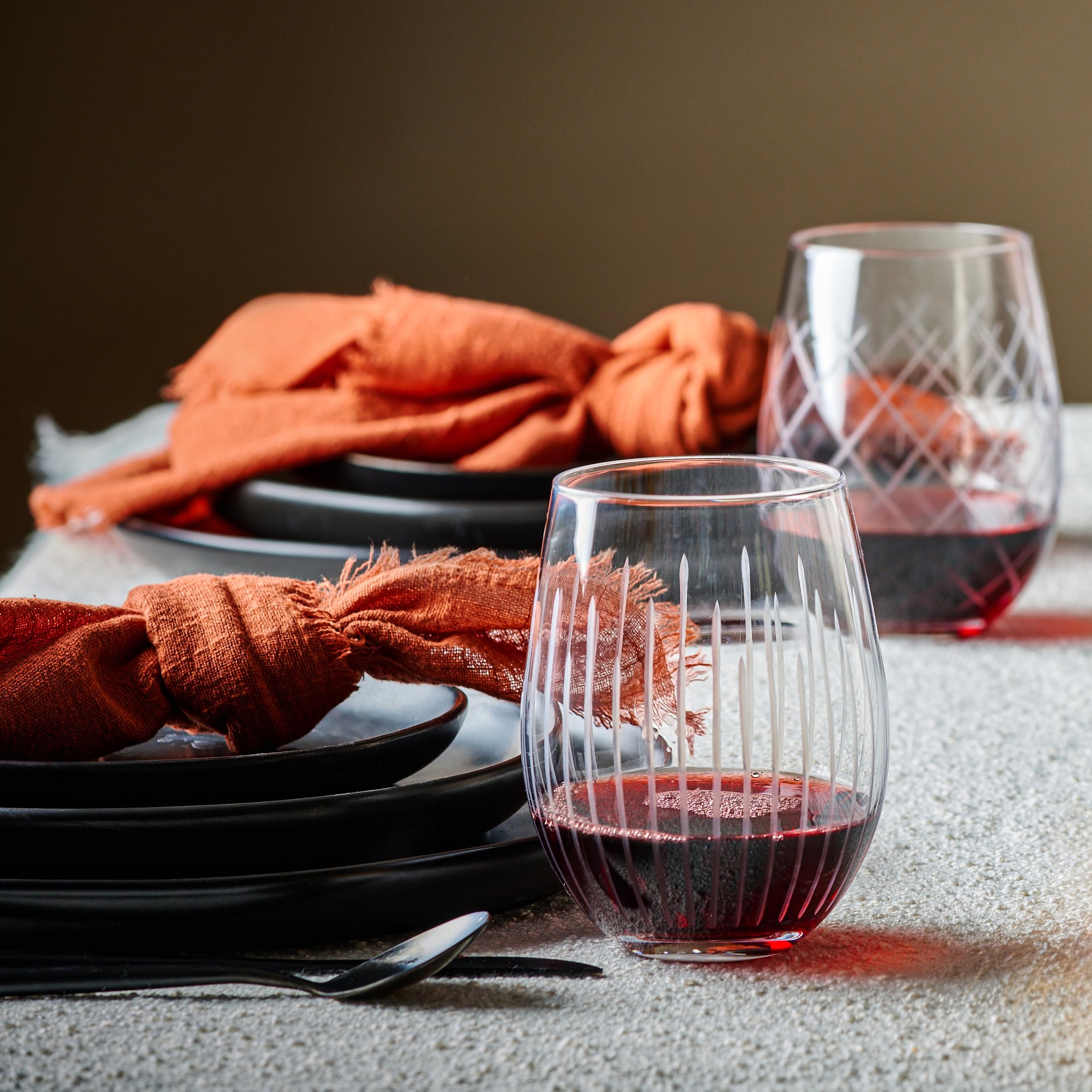 Bella Vino glass held in hand demonstrating comfortable lowball grip