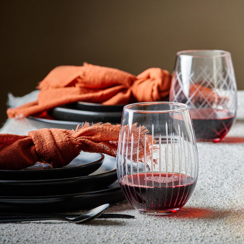 Bella Vino glass held in hand demonstrating comfortable lowball grip