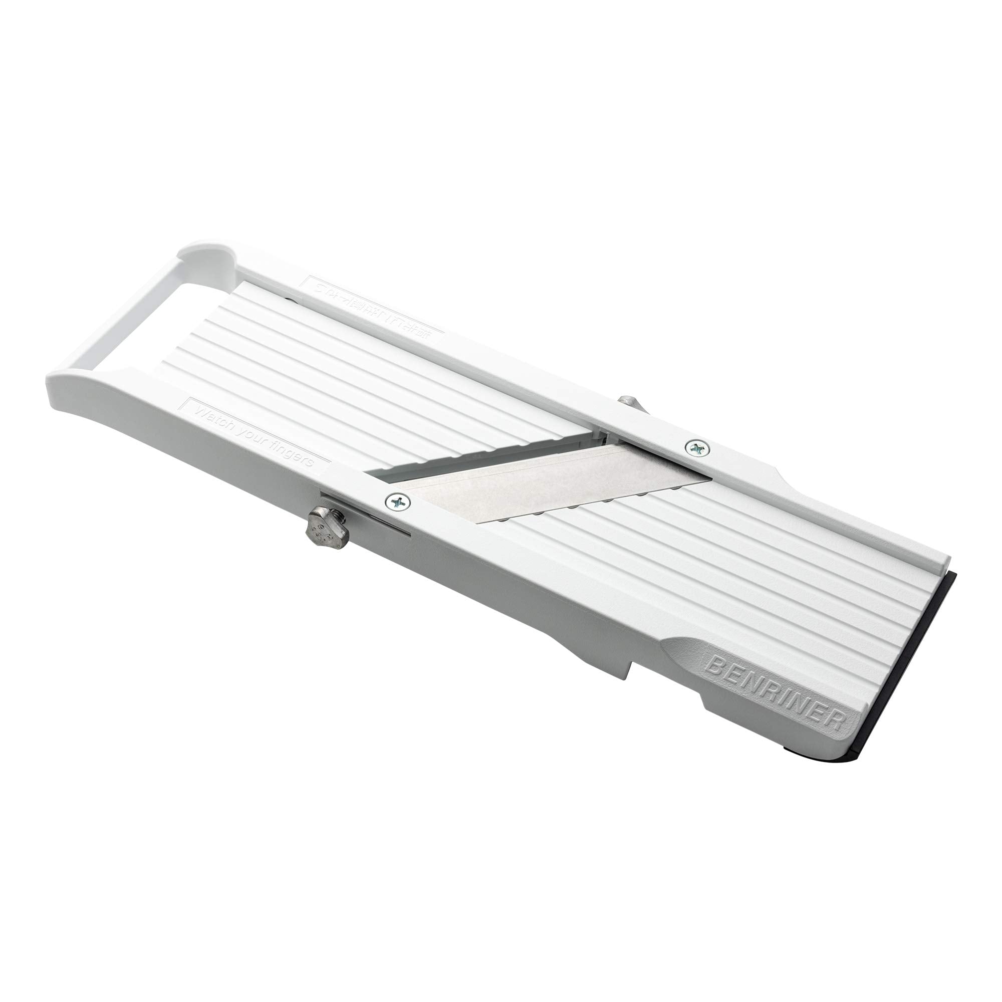 Benriner large open handle and grip designed to reduce hand fatigue