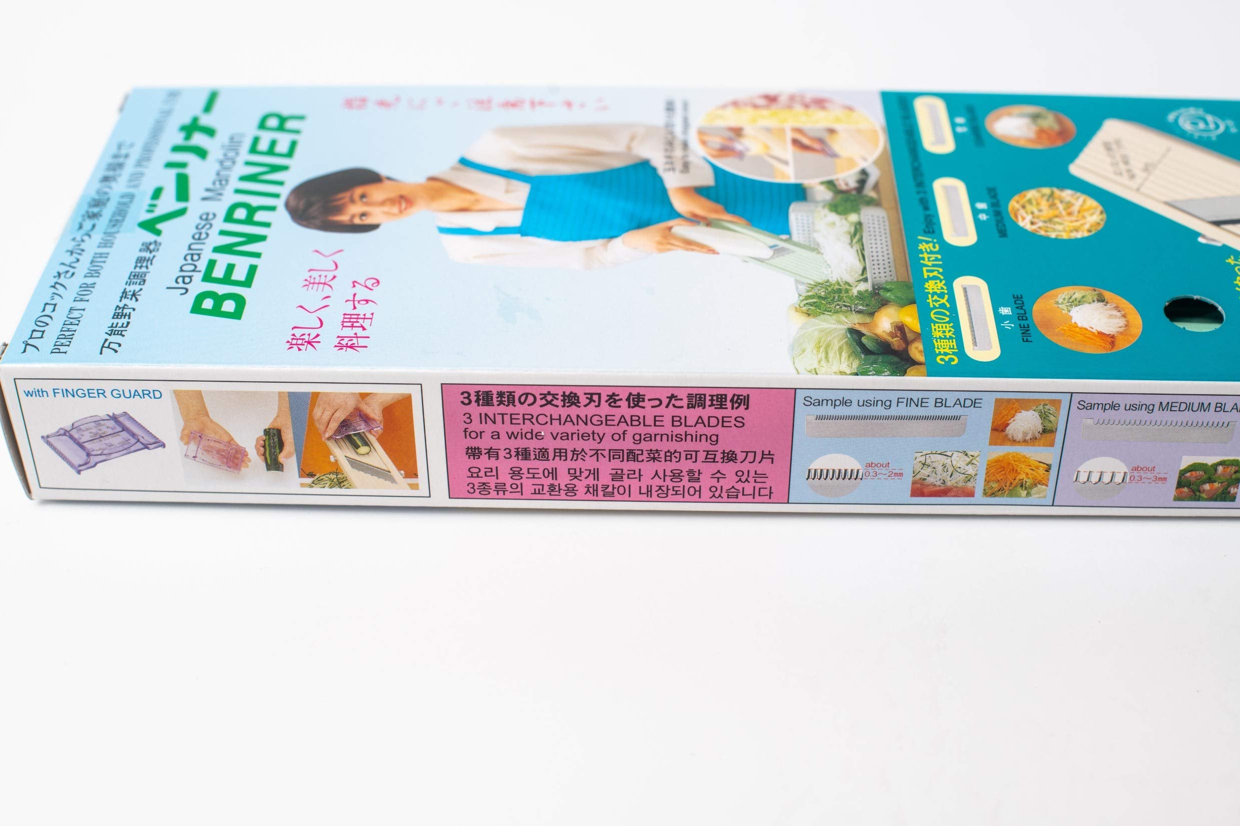 Benriner blade texture and edge detail showing durable sharpness and accuracy