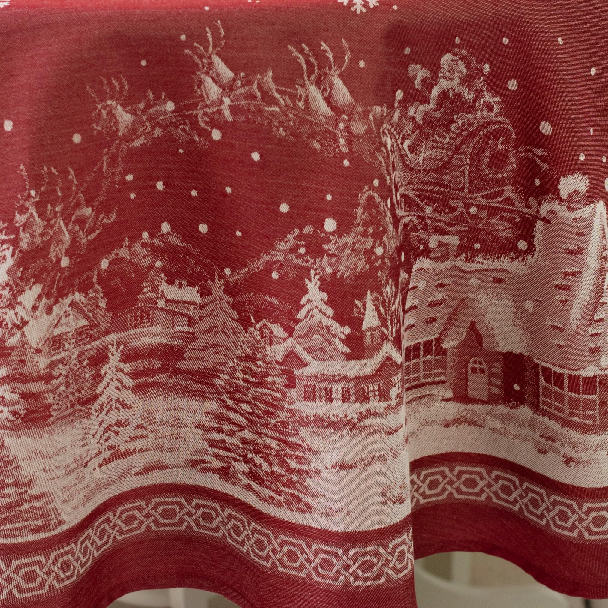 Benson Mills coordinated napkin and cloth showing matching seasonal styling