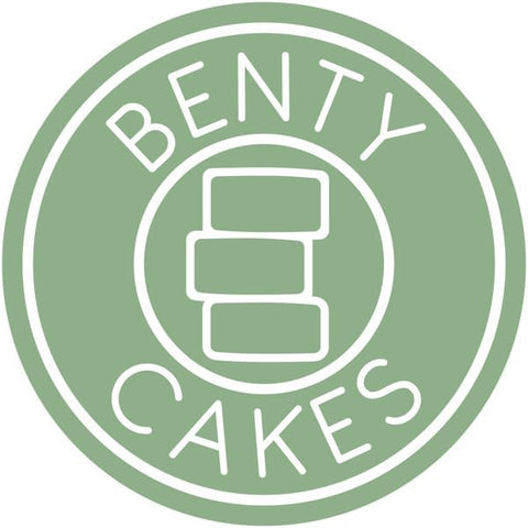 Benty Cakes mold texture and label showing BPA-free silicone quality