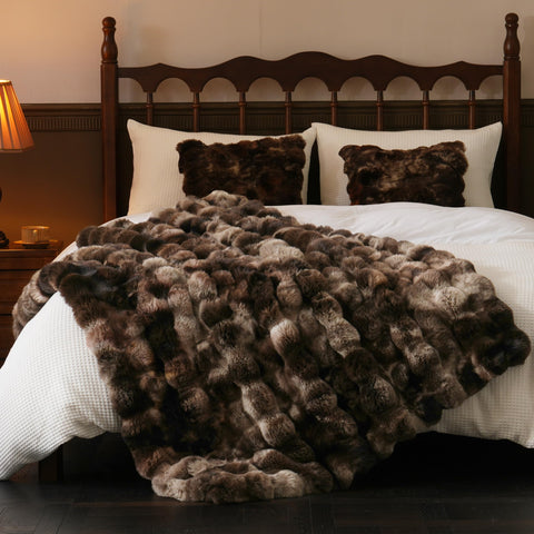 BENVWE gift-wrapped display presenting a luxe present-ready blanket for gifting