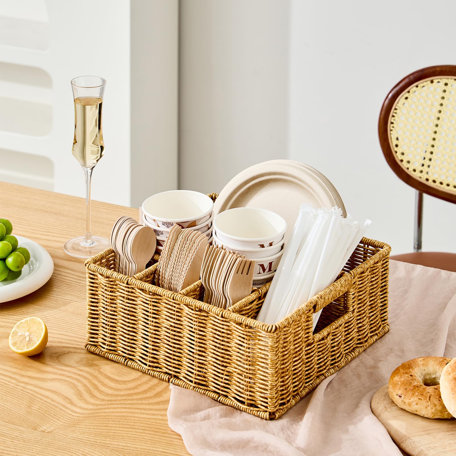 Berdeng at picnic showcasing outdoor-ready, stylish serving benefit