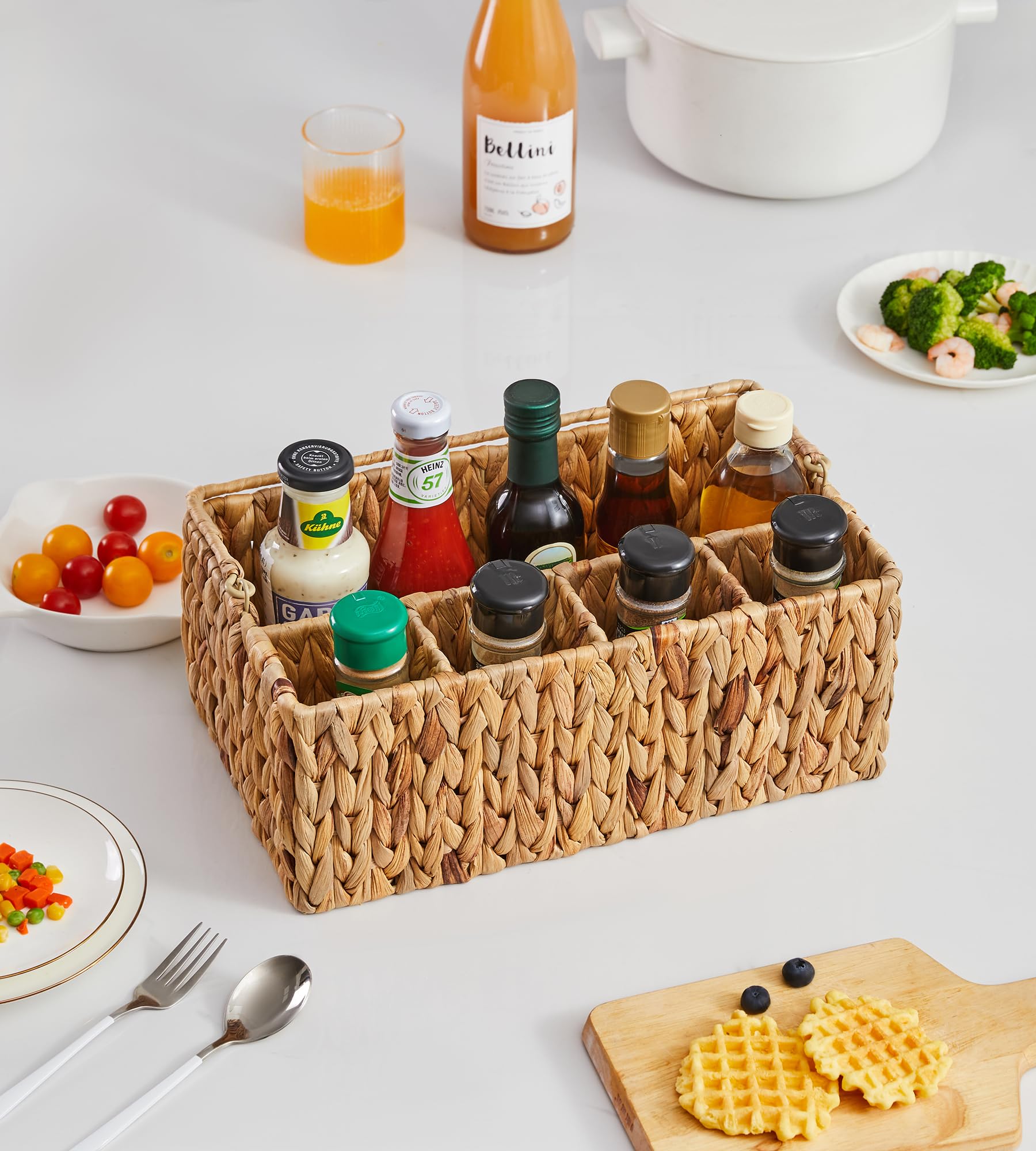Berdeng caddy on picnic blanket illustrating outdoor convenience