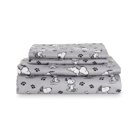 Berkshire Blanket front packaging showing Peanuts branding and Snoopy design benefit: clear product ID