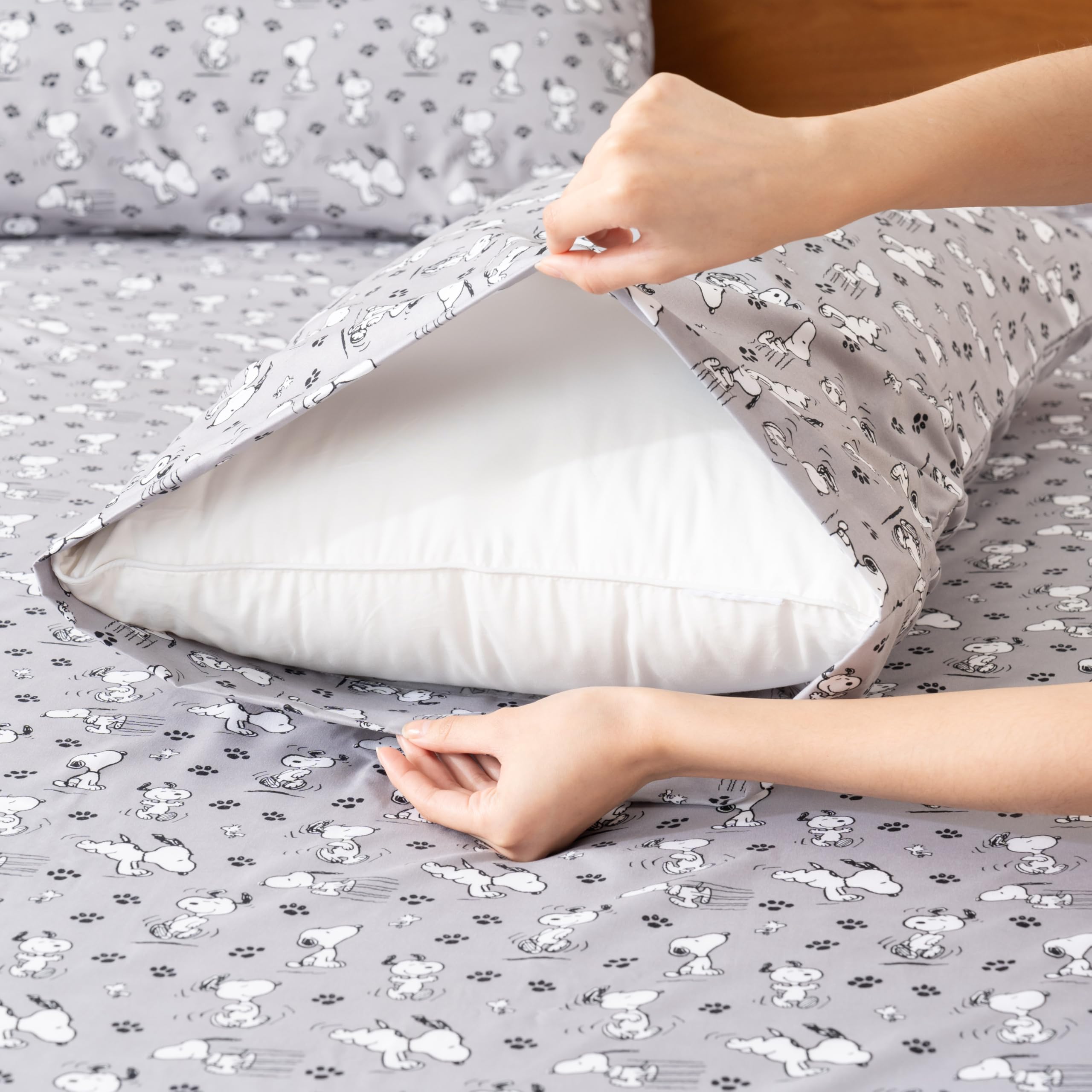 Berkshire Blanket mattress depth demo with fitted sheet showing 13 inch fit benefit: deep mattress compatible