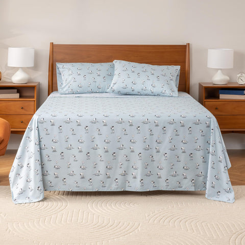 Berkshire Blanket Snoopy fitted sheet close-up showing snug fit and durable elastic benefit