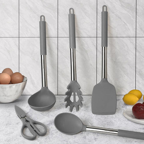 BESTZMWK measuring spoons laid out with clear markings for precise portioning benefit