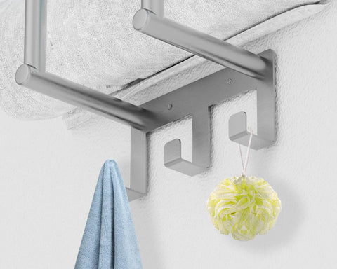 Bethom top shelf with rolled towels illustrating large-capacity storage