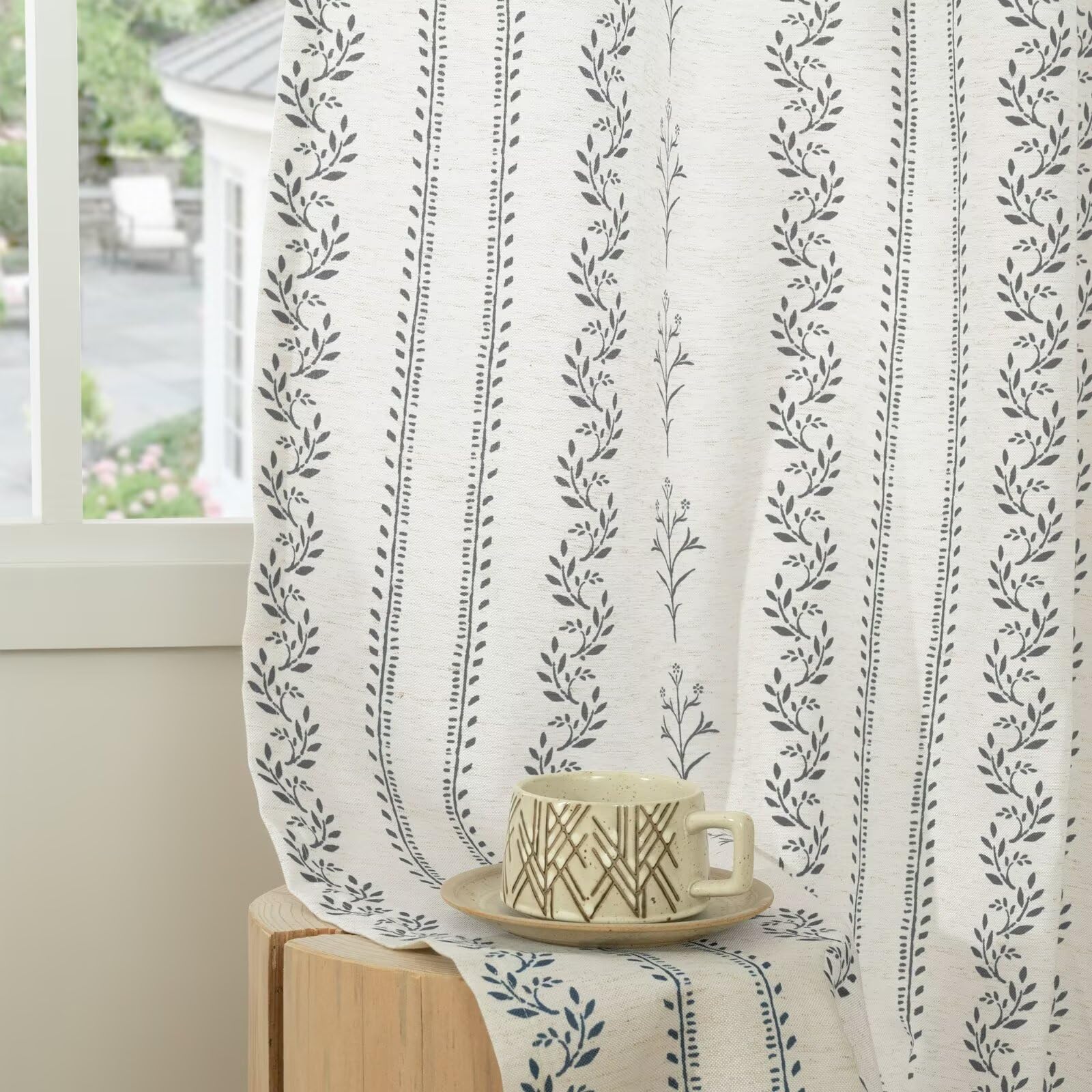 BGment two folded panels in package illustrating included set and ready-to-hang convenience
