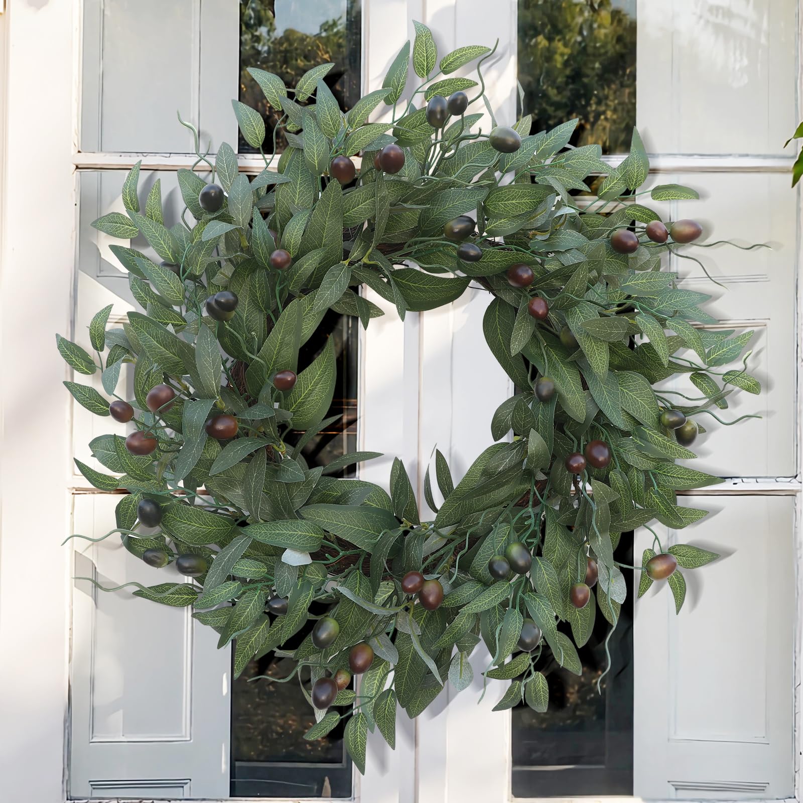 BHHDA berry detail emphasizing natural-looking accents and texture