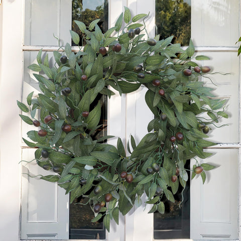 BHHDA berry detail emphasizing natural-looking accents and texture