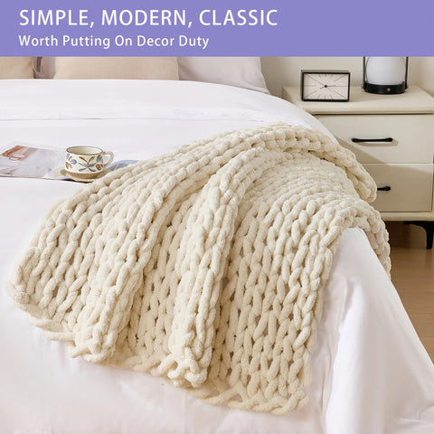 Bigacogo edge and holey knit detail showing breathable stitch pattern and lightweight warmth