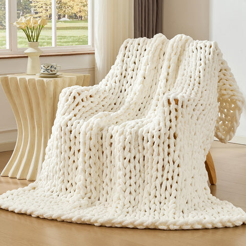 Bigacogo front view of ivory chunky throw showing neat edges and cozy look
