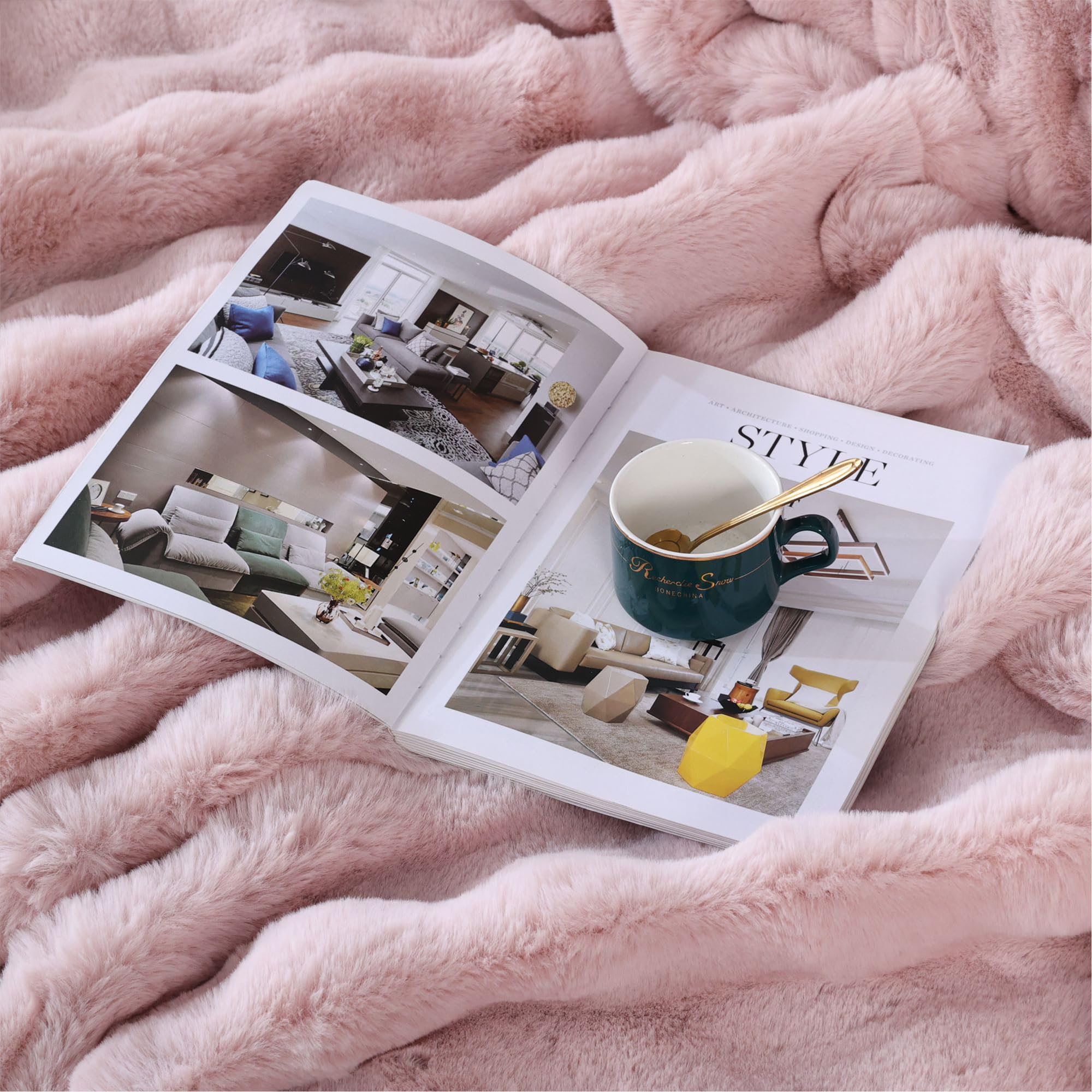 BlanketSolution package and gift-ready presentation suggesting perfect present option