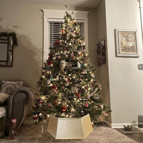 Blissun lifestyle scene in living room showcasing holiday sparkle and elegant atmosphere benefit