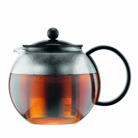 Bodum Assam front view showing glass carafe and black lid, easy pouring benefit