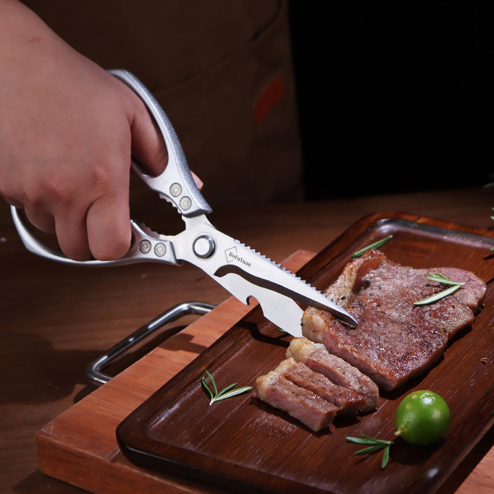 BoFuYuan nutcracker detail enabling cracking and multiuse tasks