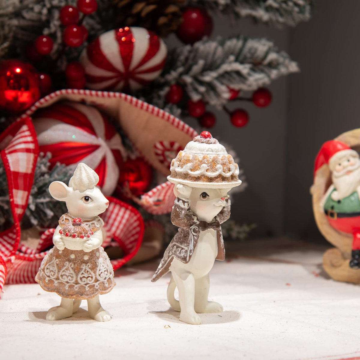 Braxio front view of both mice showing festive welcome and sizes