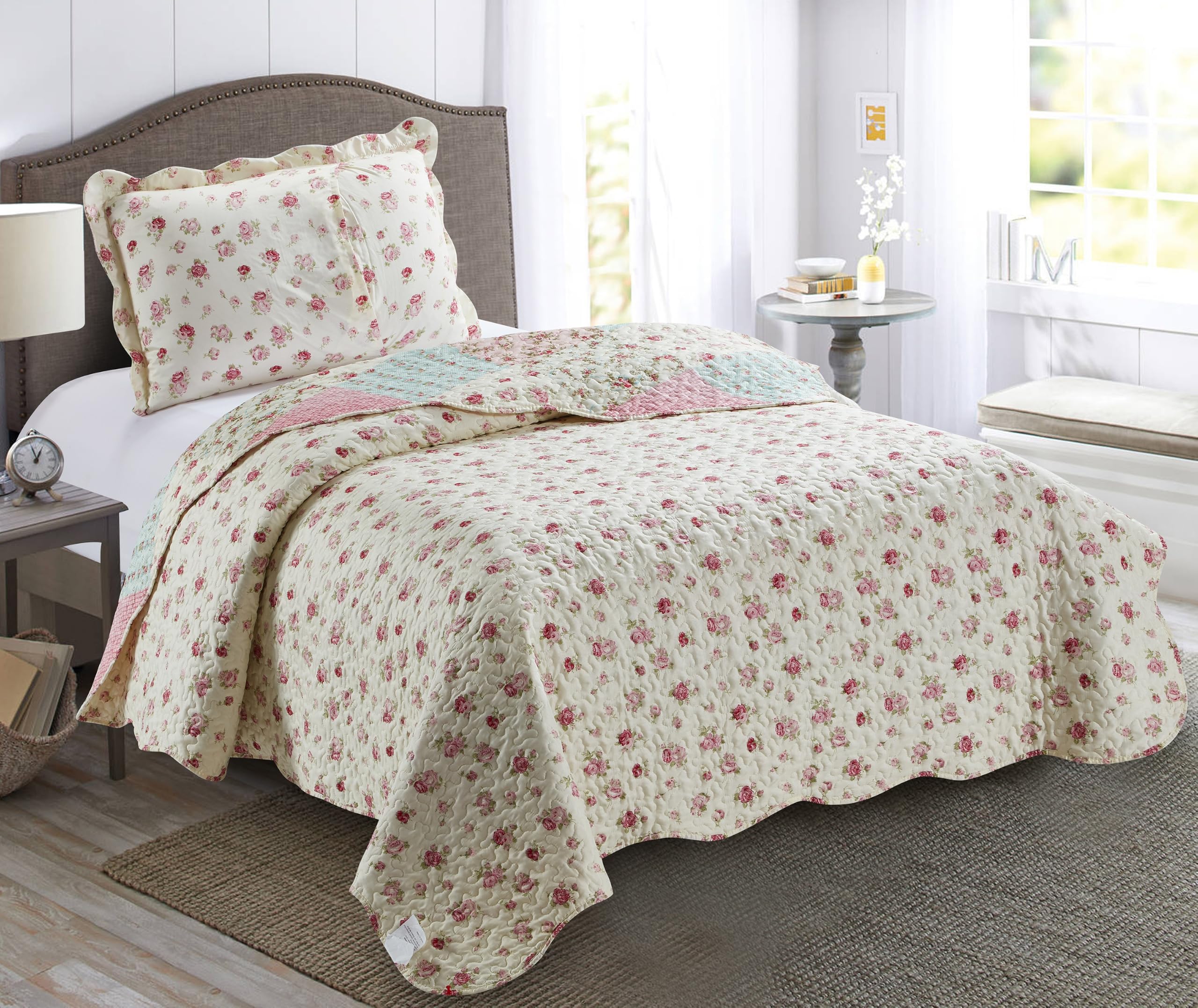 Brilliant Sunshine sham scallop edge closeup, decorative finish enhances bed look