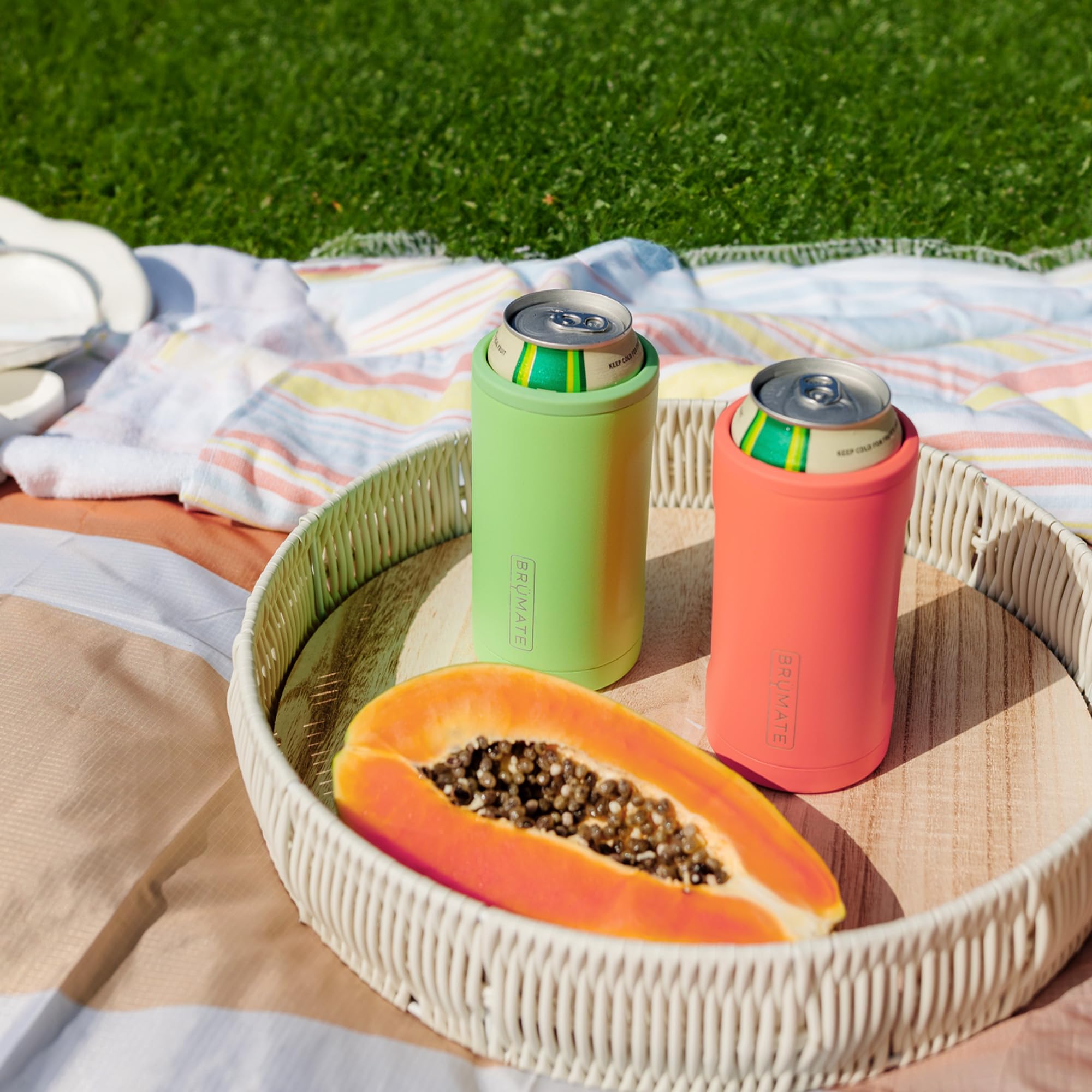 BrüMate Hopsulator Trio in picnic scene with can inserted illustrating stable condensation-free surface