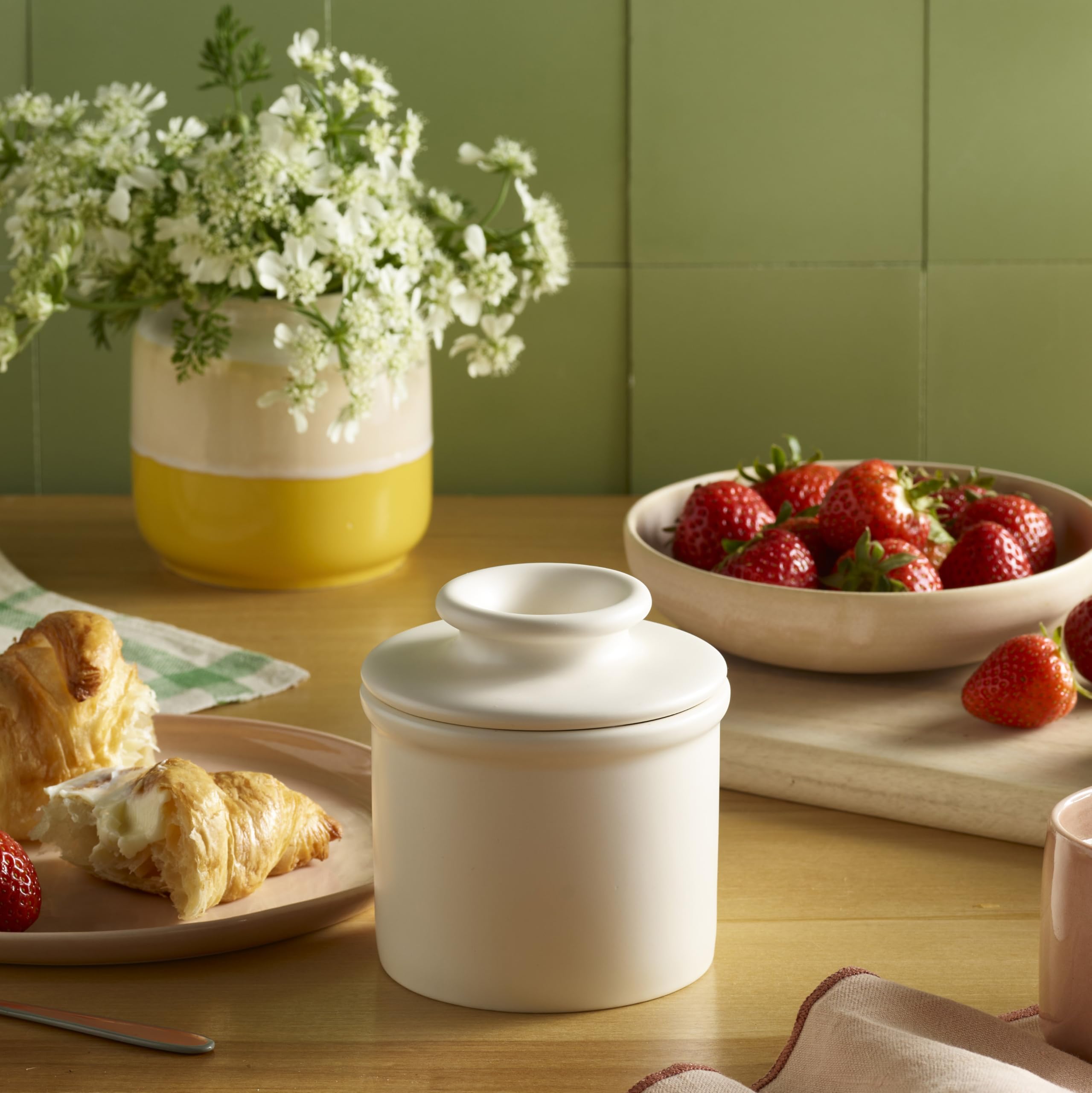 Butter Bell ivory matte bell lid close-up showing ceramic texture and airtight fit