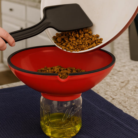 BUUBLE draining bacon in skillet into a can, prevents spills and simplifies cleanup