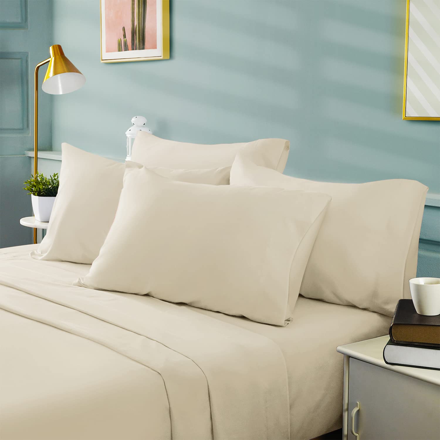 BYSURE fitted sheet deep pocket close-up showing elastic edge for secure fit
