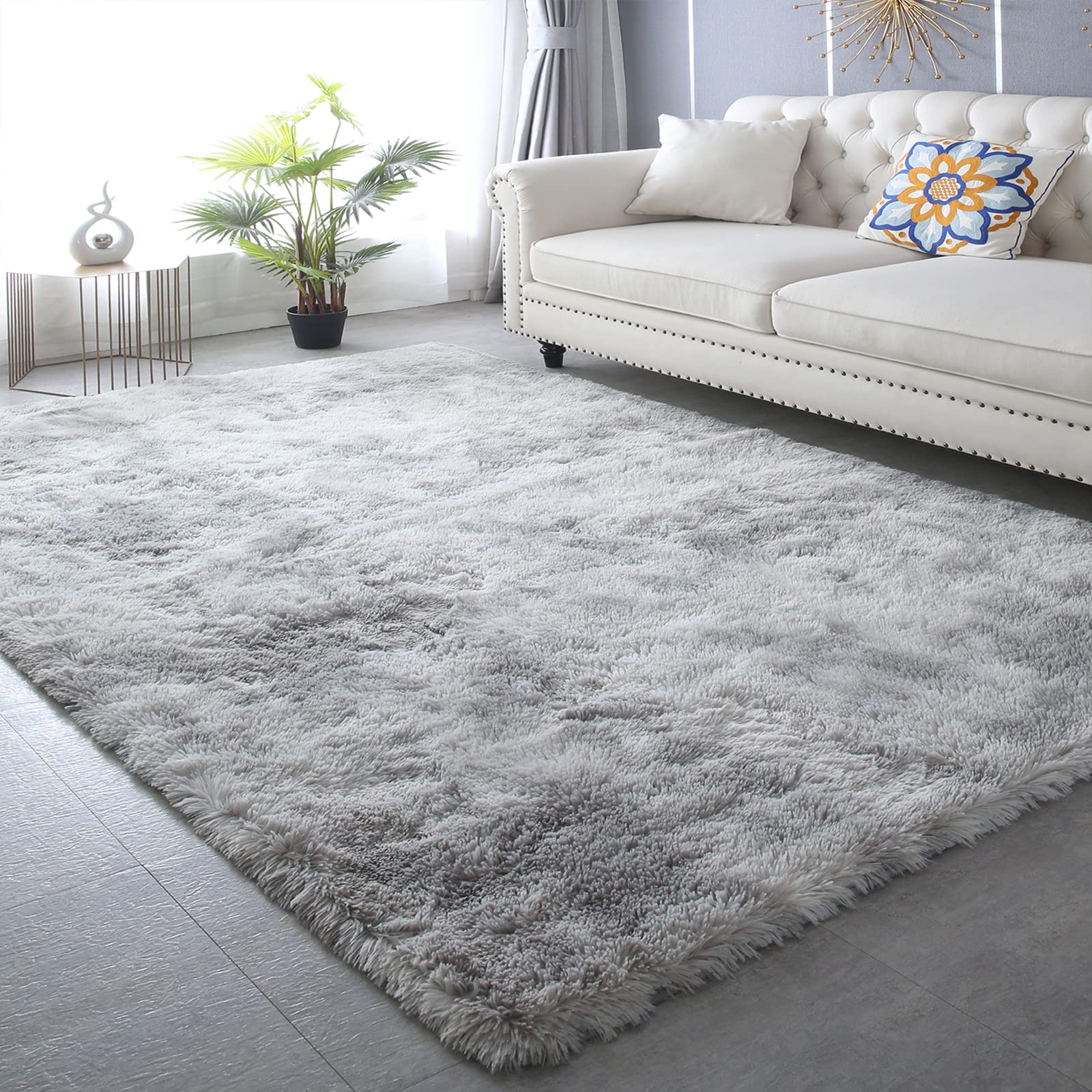 CAIYUECS front view of grey shag rug showing plush pile and color
