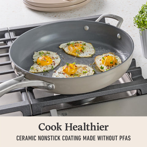 Calphalon Premier pan cooking an omelette showing quick release and smooth flipping