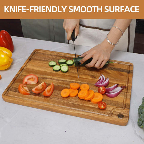 Caperci edge-grain wood texture close-up showing knife-friendly durable surface