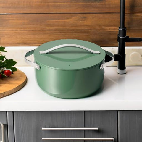 Caraway Dutch oven with baked bread shows roasting and baking benefit