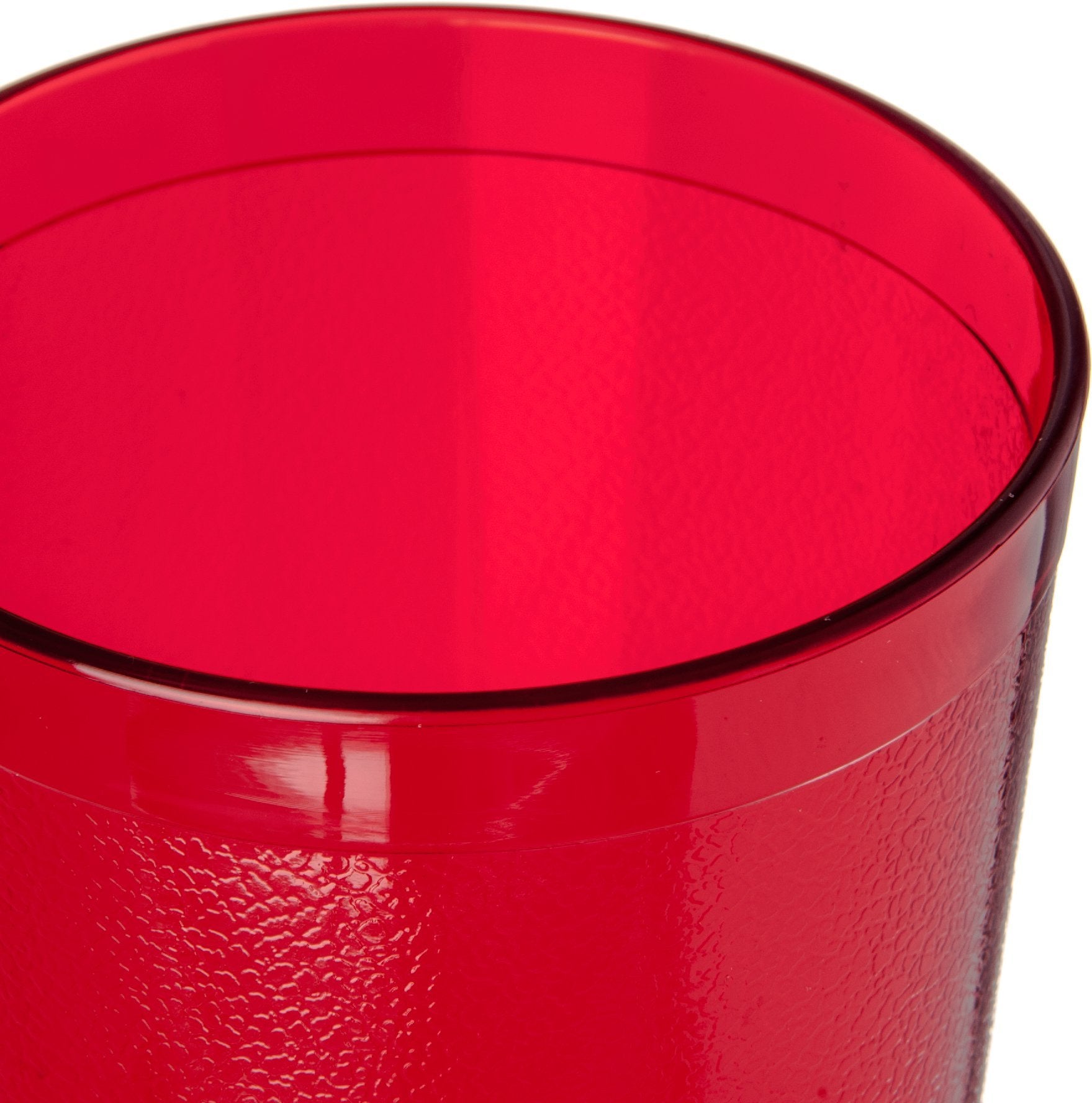 Carlisle tumbler in use serving iced beverage for professional service