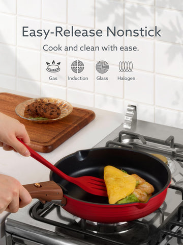 CAROTE 11-inch frying pan searing steak on stovetop illustrating even heat and professional results