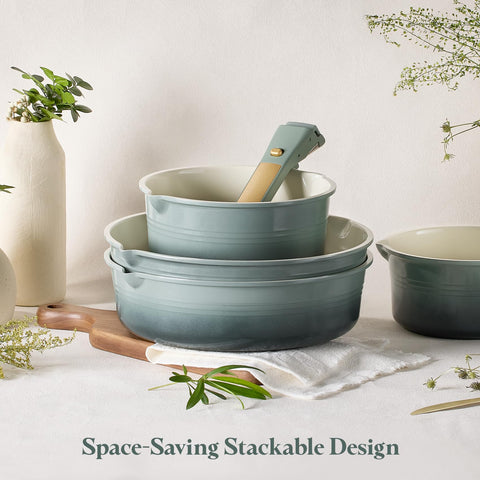 CAROTE lids and handle detail highlighting durable construction